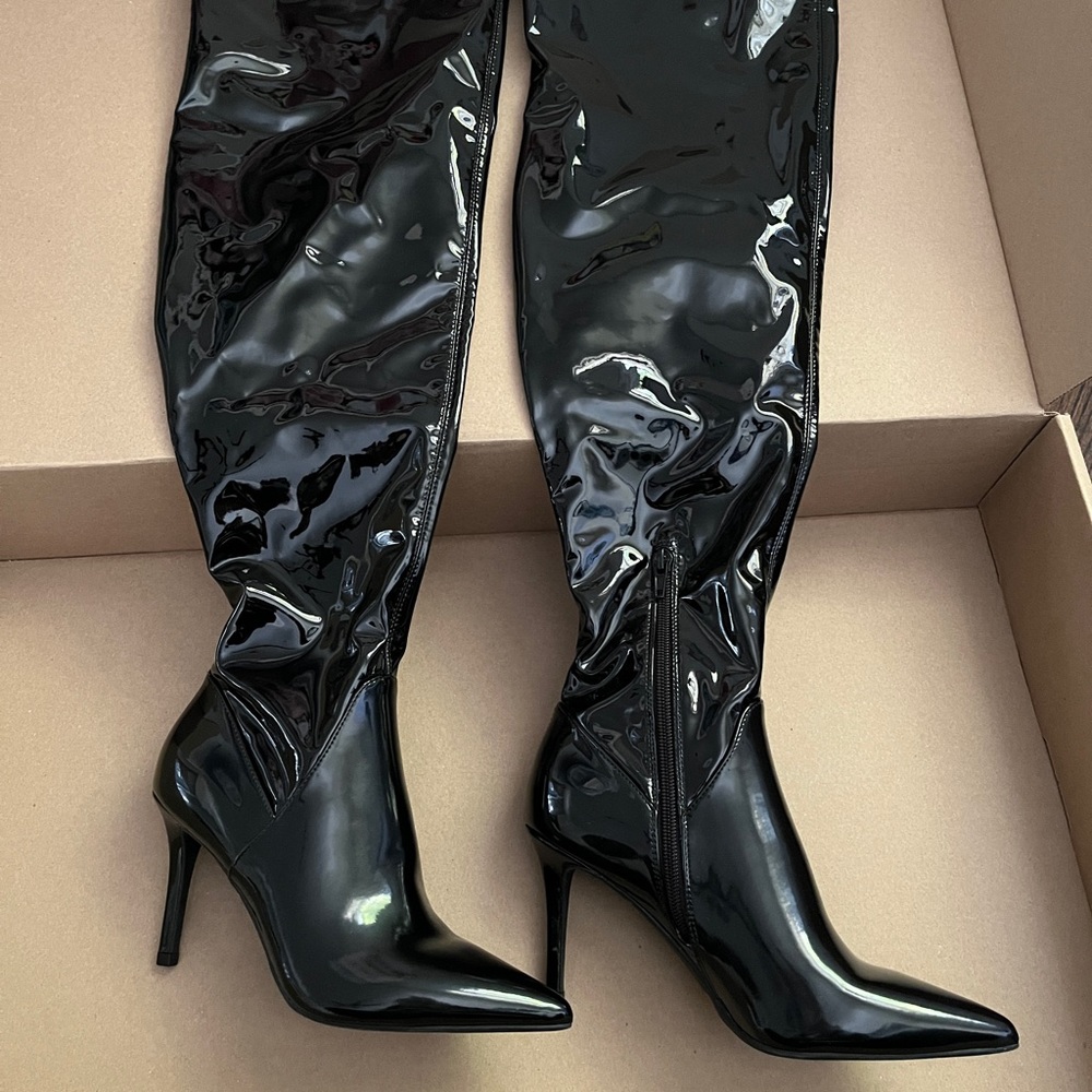 Jessica Simpson Glossy Black Over the Knee Boots